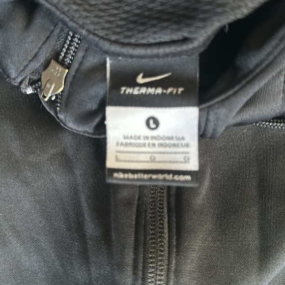 Nike Therma-Fit Full Zip Hoodie. Black. Large. Great condition. - Picture 4 of 5